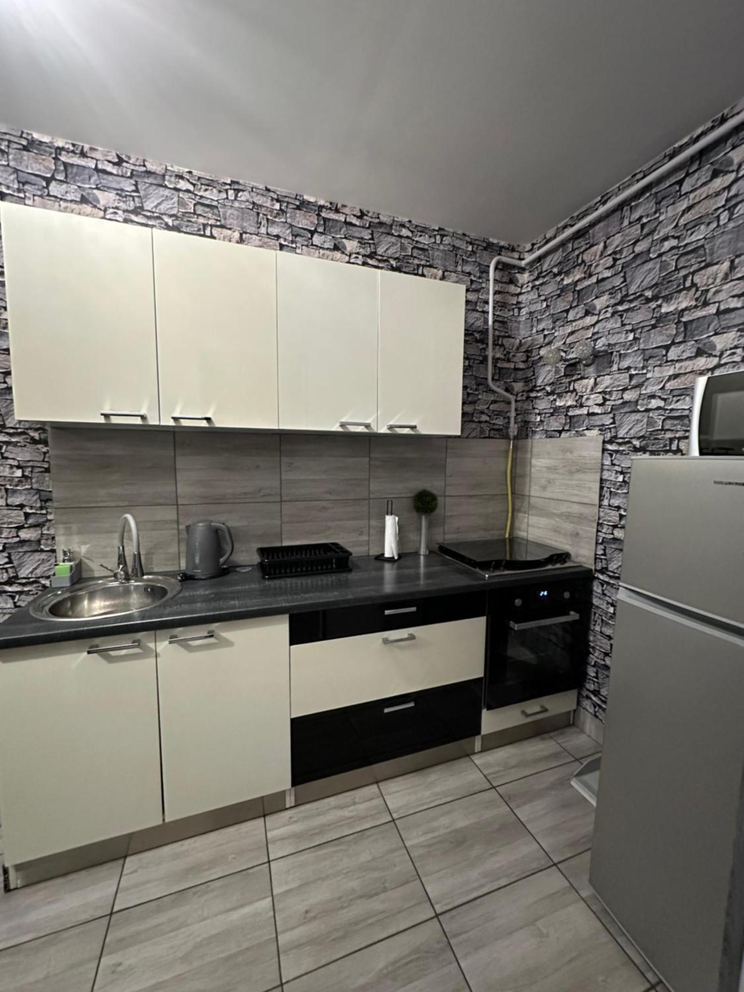 Kitty Downtown Apartman Дебрецен Екстер'єр фото