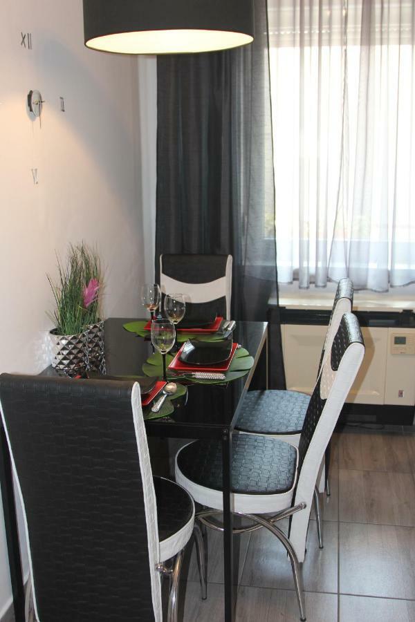 Kitty Downtown Apartman Дебрецен Екстер'єр фото